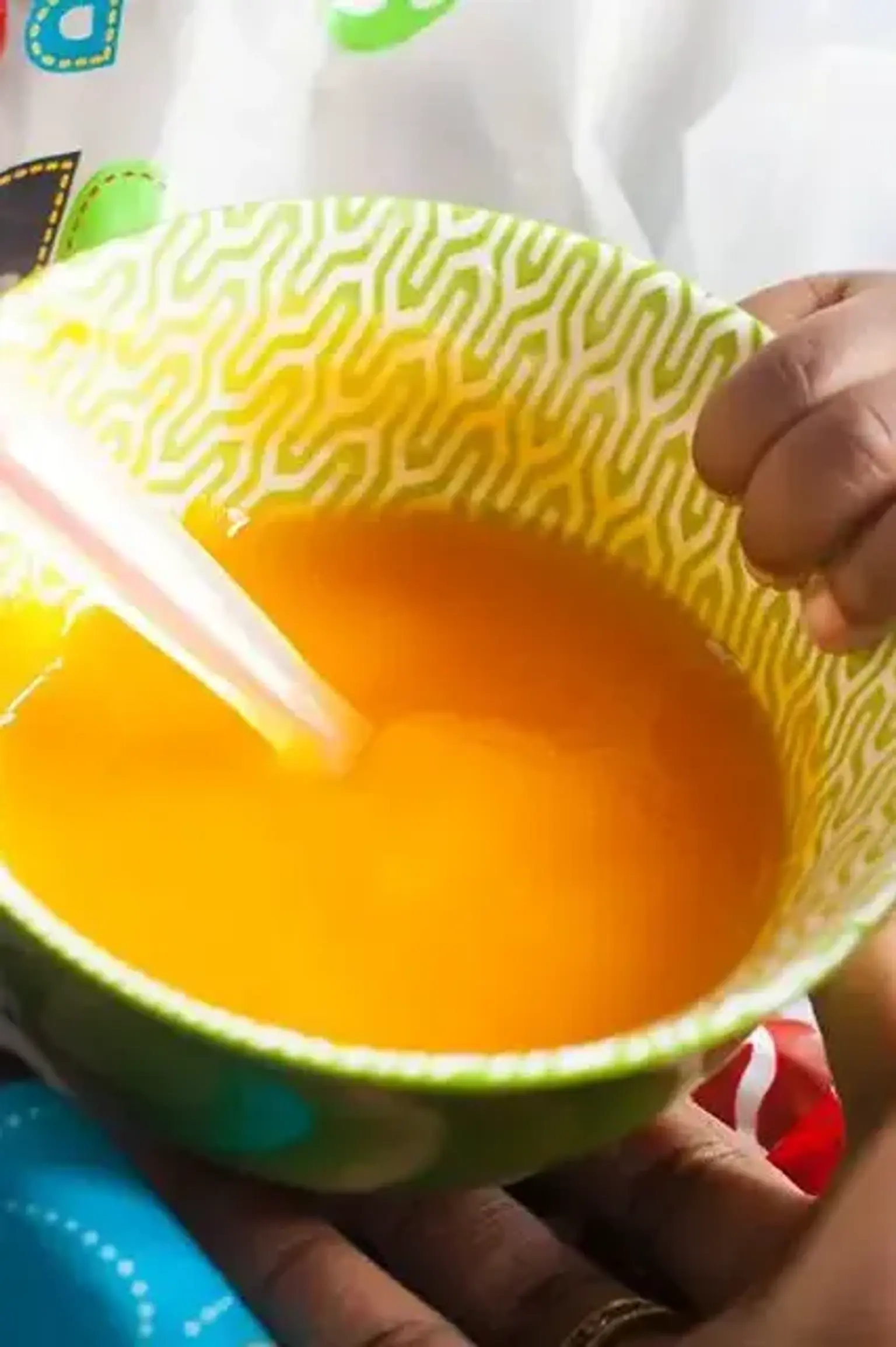 bebe mange potage