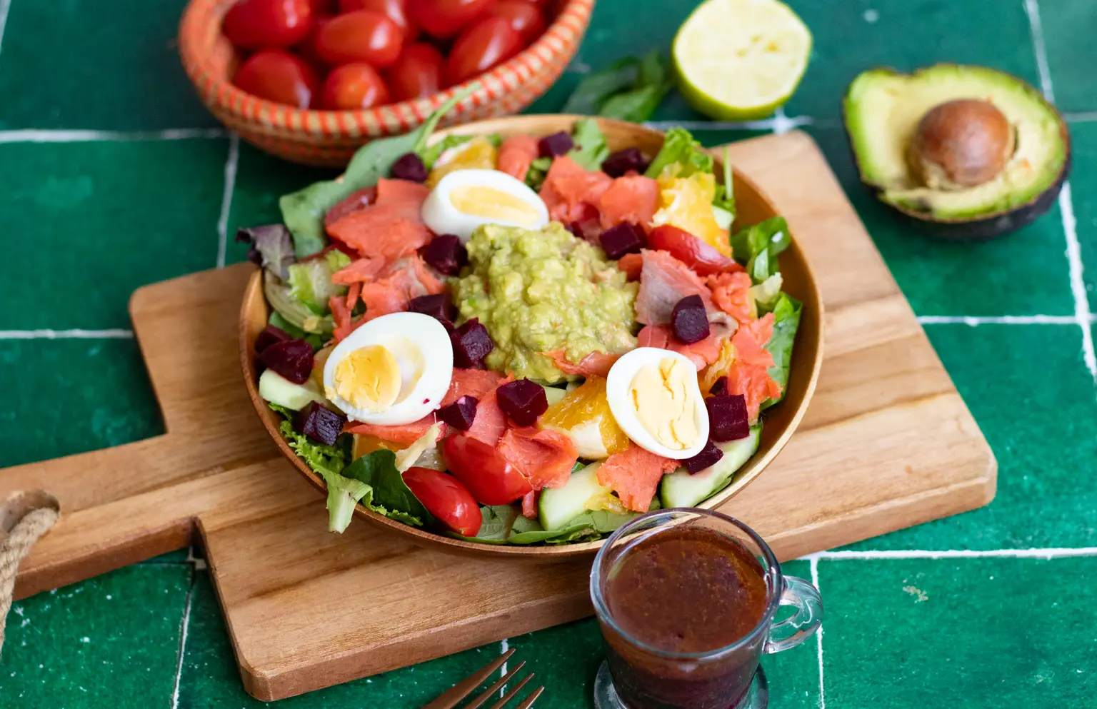 salade de saumon fume oeuf dur orange betterave et avocat