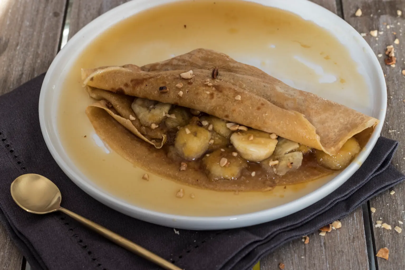 crepes manioc bananes caramelisees eclats cacahuetes