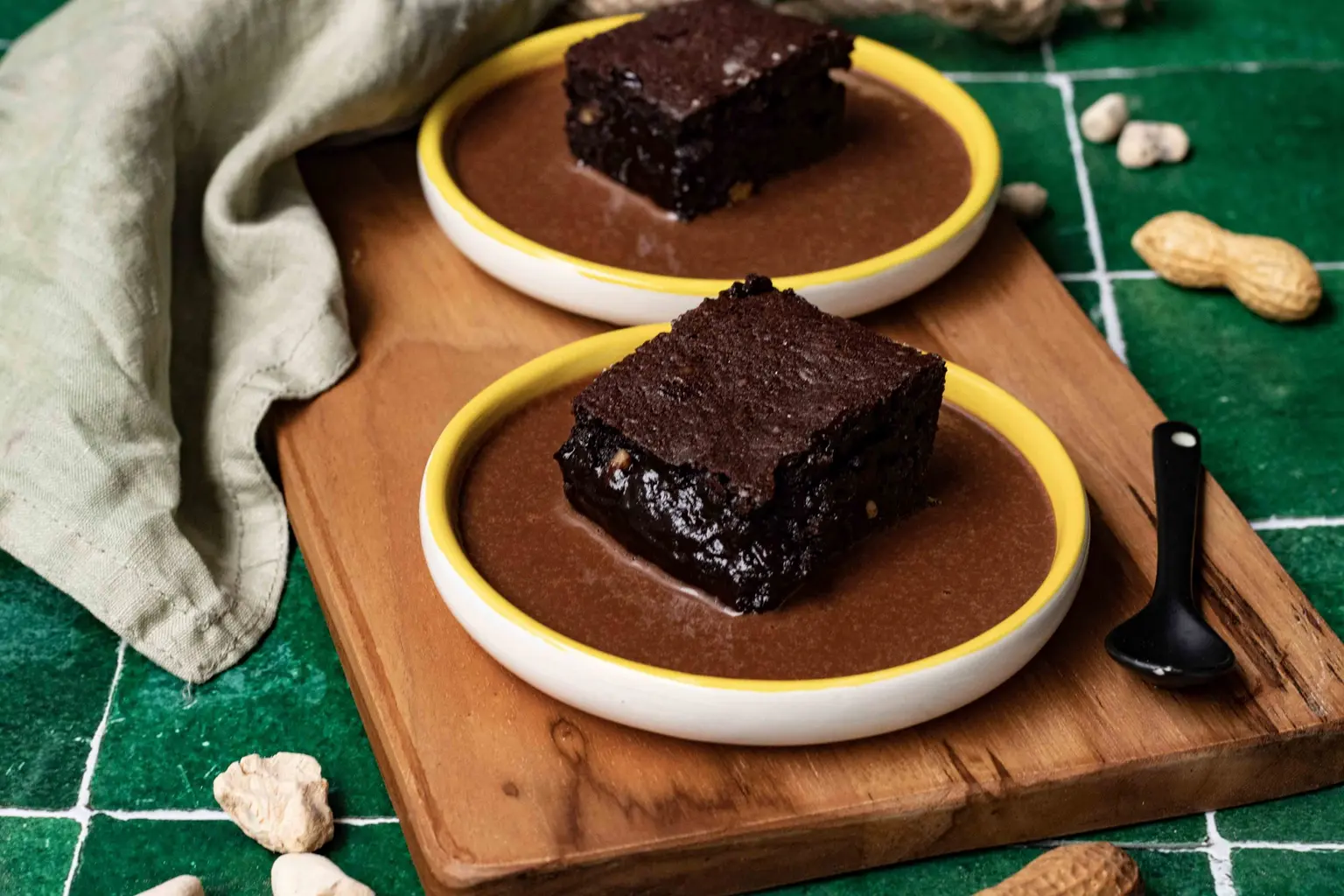 fondant au chocolat et aux cacahuetes coulis neteri