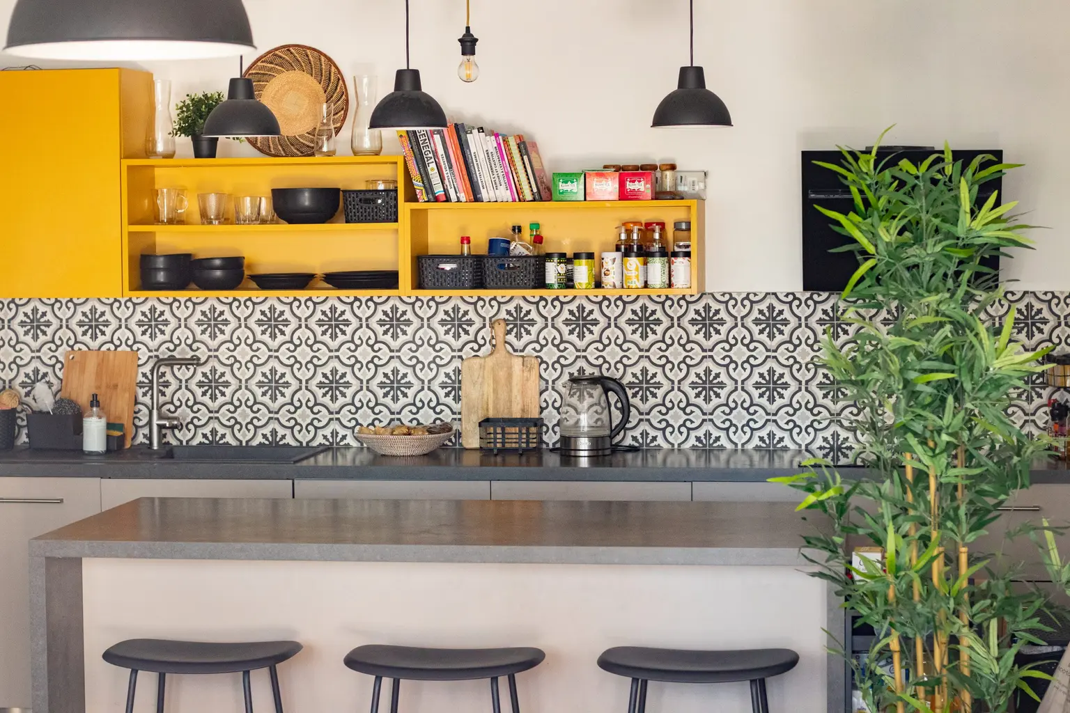 cuisine style coffee shop