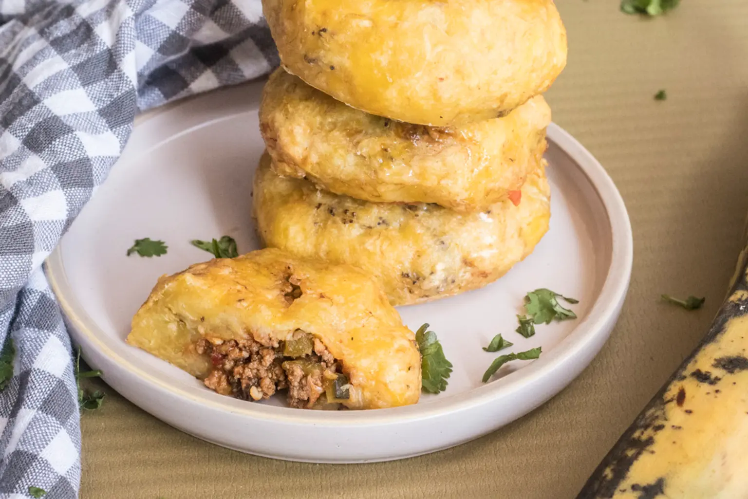 buns de bananes plantain farcis a la viande